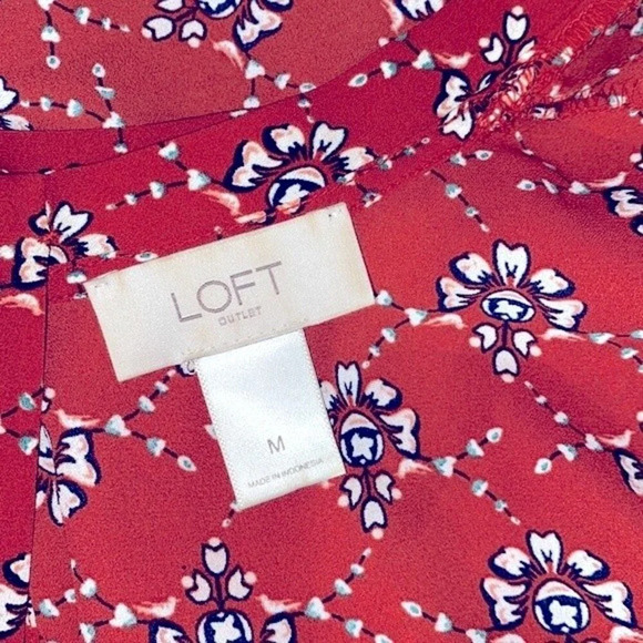 LOFT floral top size medium - Picture 5 of 6